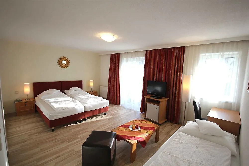 Hotel Sonnenhof - Bed & Breakfast & Appartements Mutters
