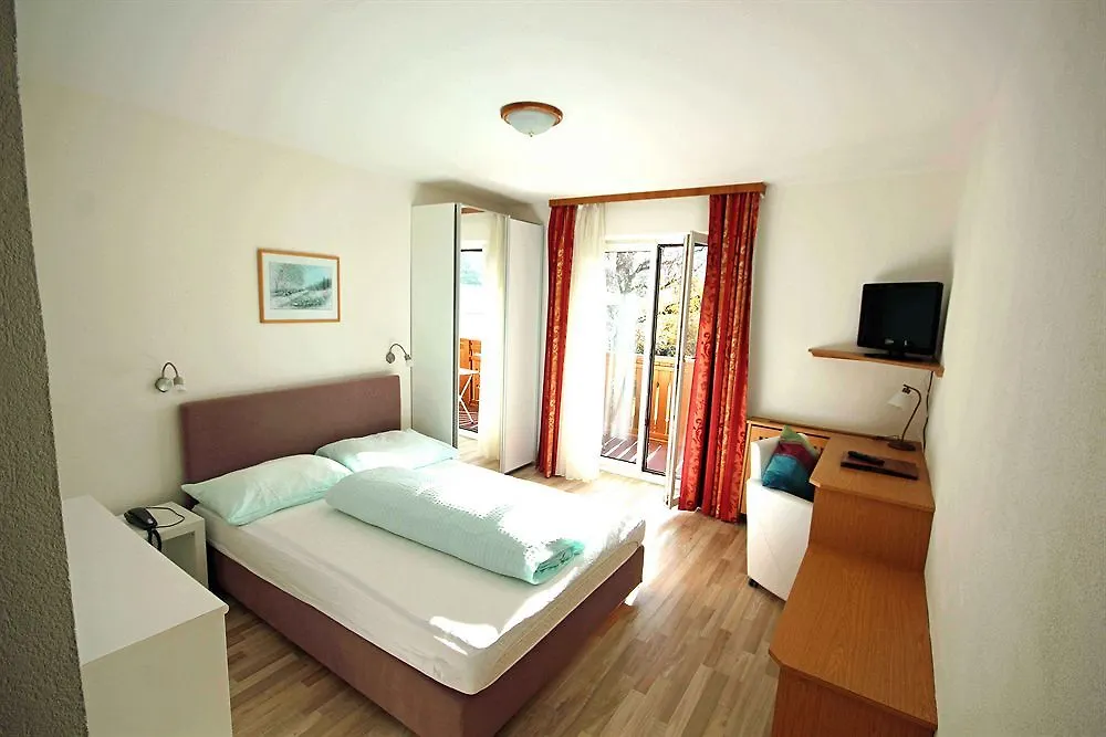 Hotel Sonnenhof - Bed & Breakfast & Appartements Mutters